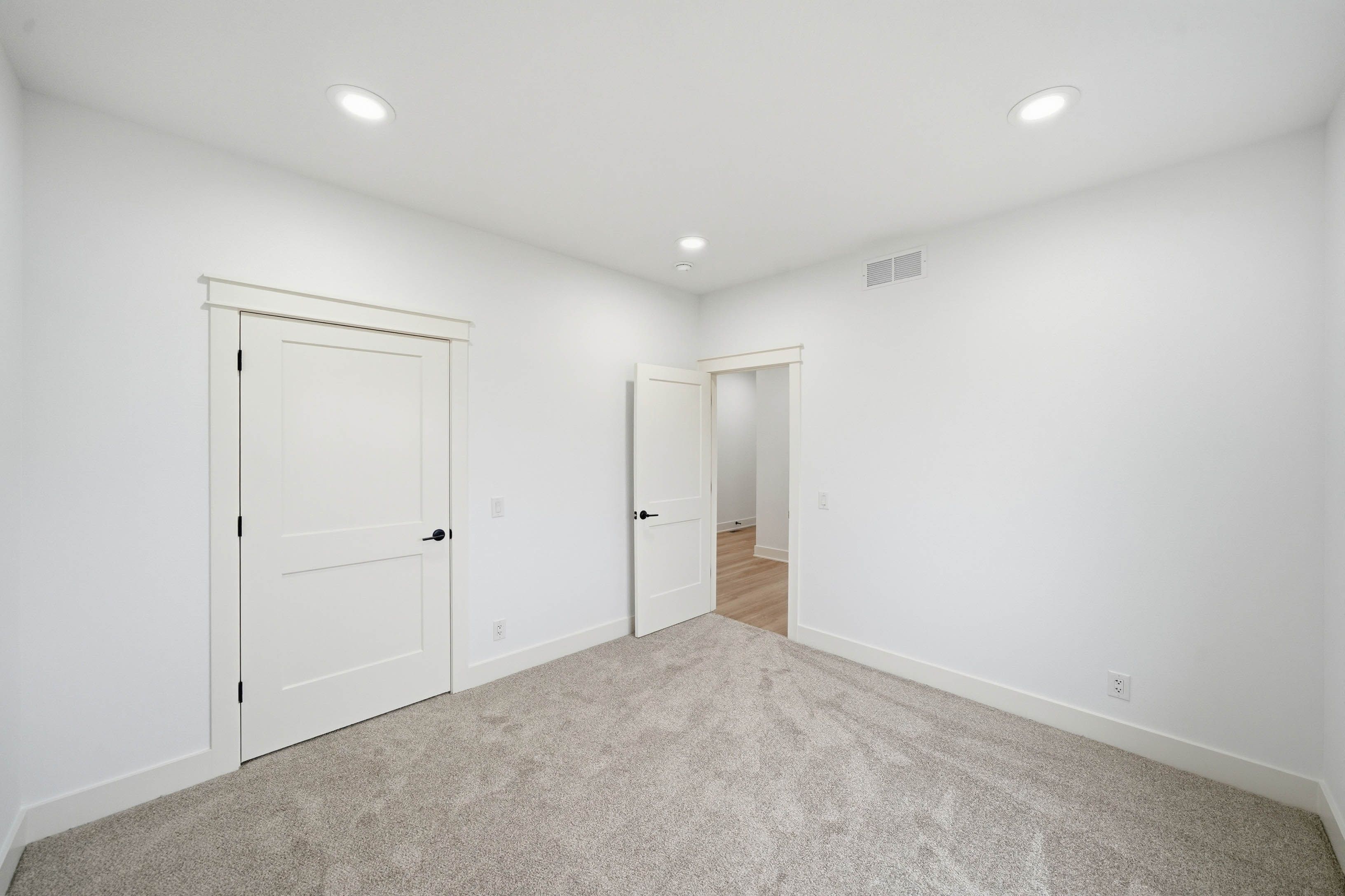 Listing Photo: 16359 Kennedy St Ackley IA--15